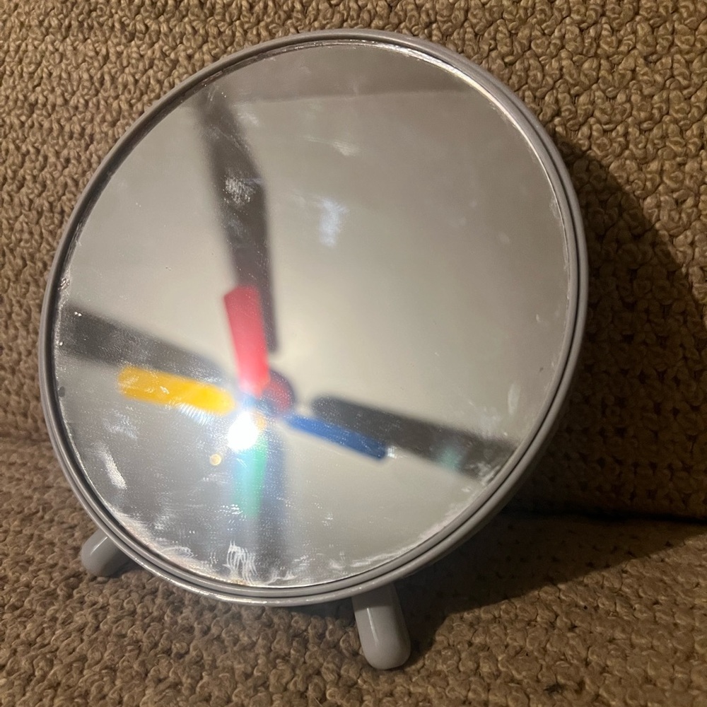 Make-Up Mirror - Picture 3 of 3